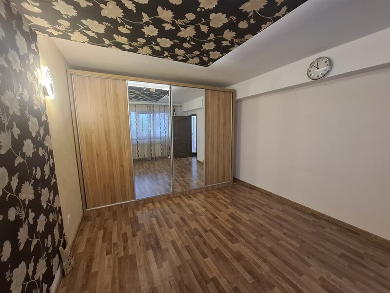 Inchiriez lot apartamente