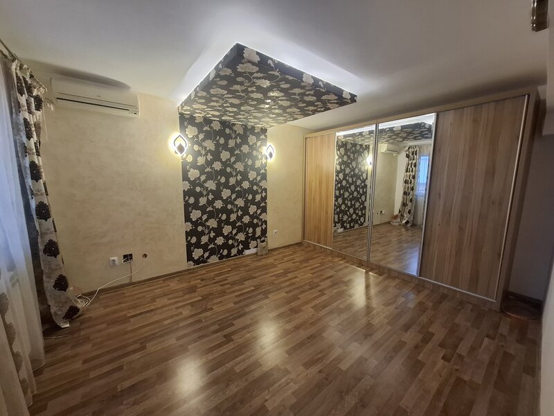 Inchiriez lot apartamente