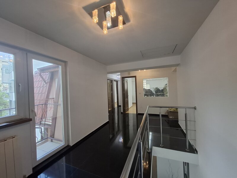 Inchiriez lot apartamente