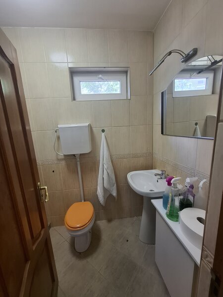 Inchiriez lot apartamente