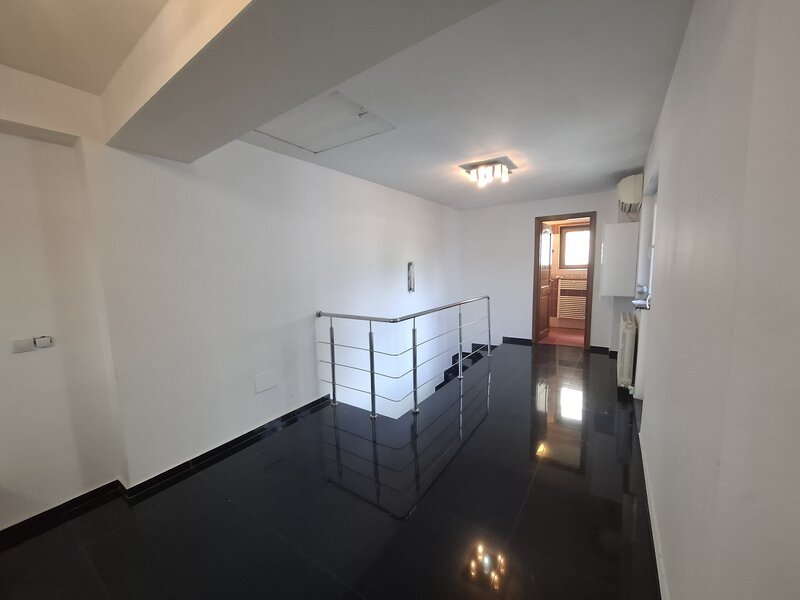 Inchiriez lot apartamente
